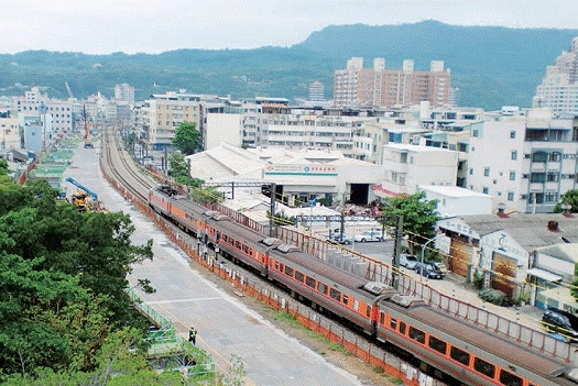 CL115標中華三路段臺鐵鐵路地下化(明挖覆蓋﹚工程完成情形